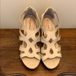 Top Moda Sz 9 Beige/Cream Open Toe Platform Wedges